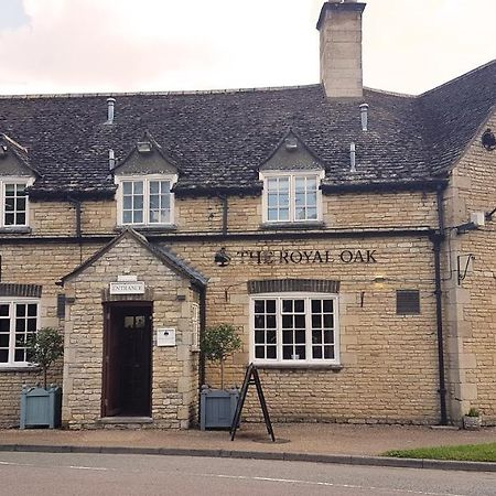 斯坦福德The Royal Oak Duddington住宿加早餐旅馆 外观 照片