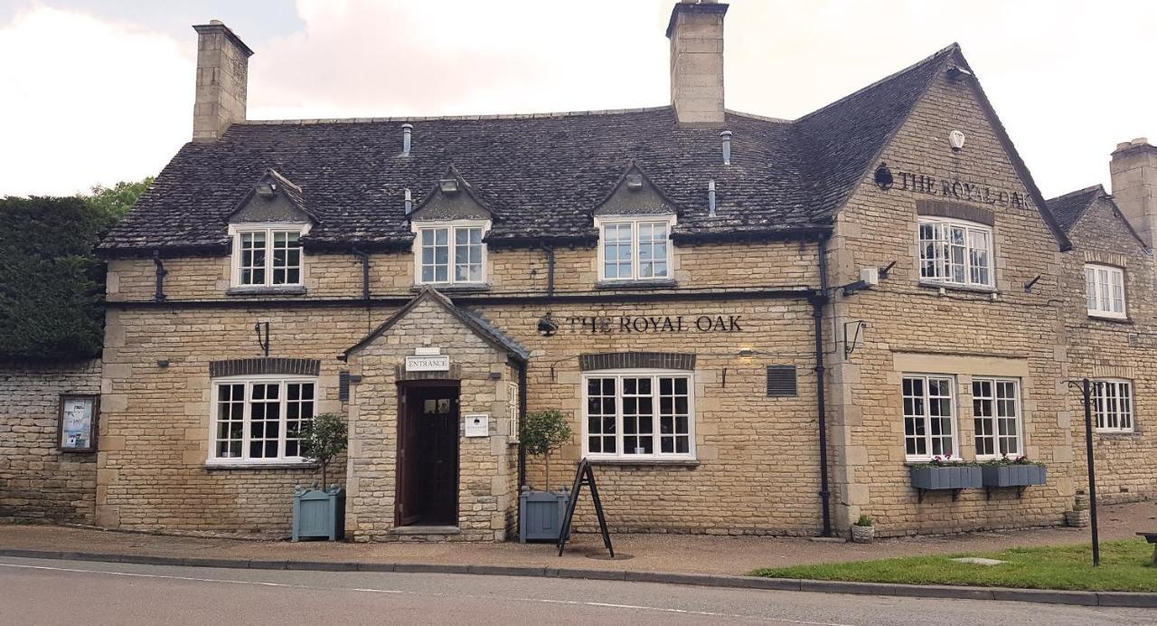 斯坦福德The Royal Oak Duddington住宿加早餐旅馆 外观 照片