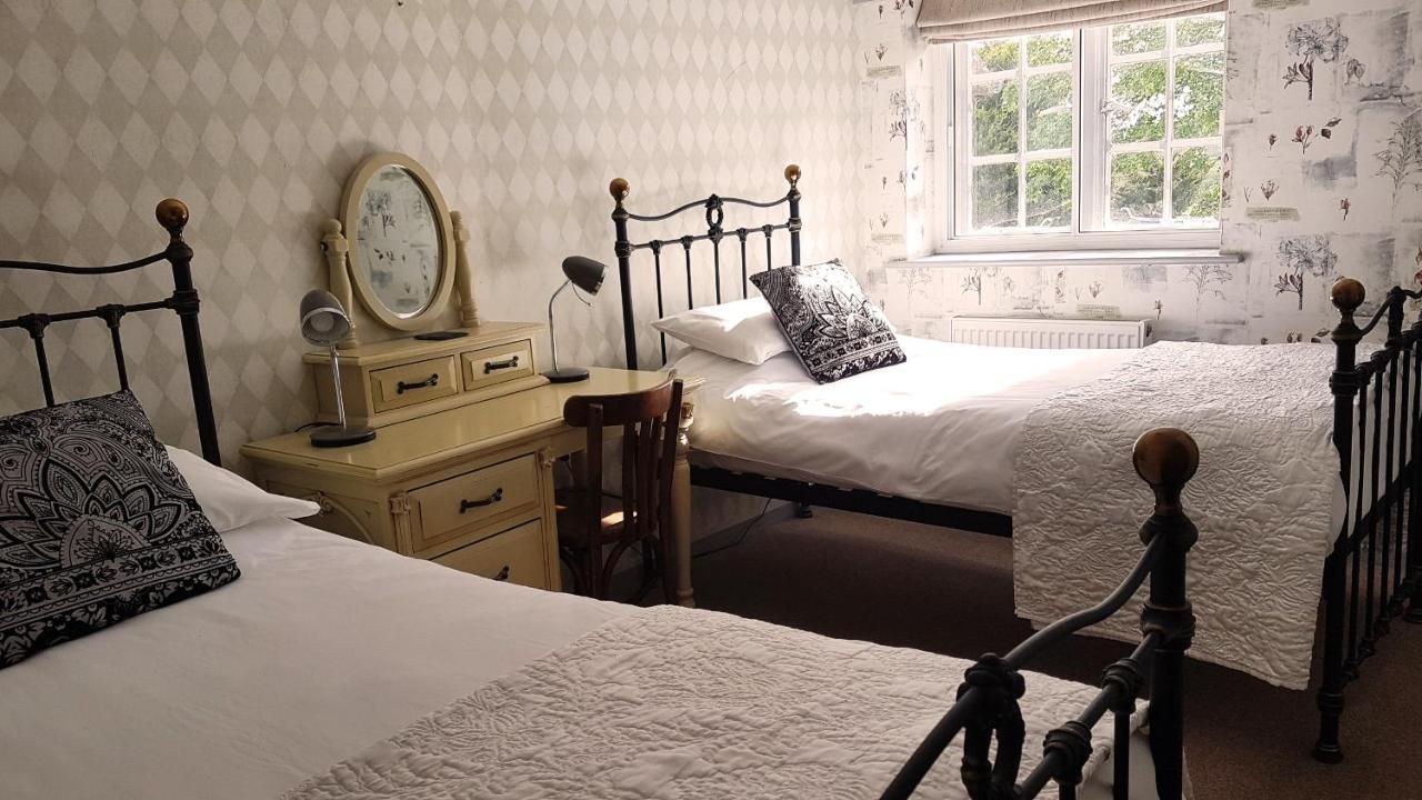 斯坦福德The Royal Oak Duddington住宿加早餐旅馆 外观 照片