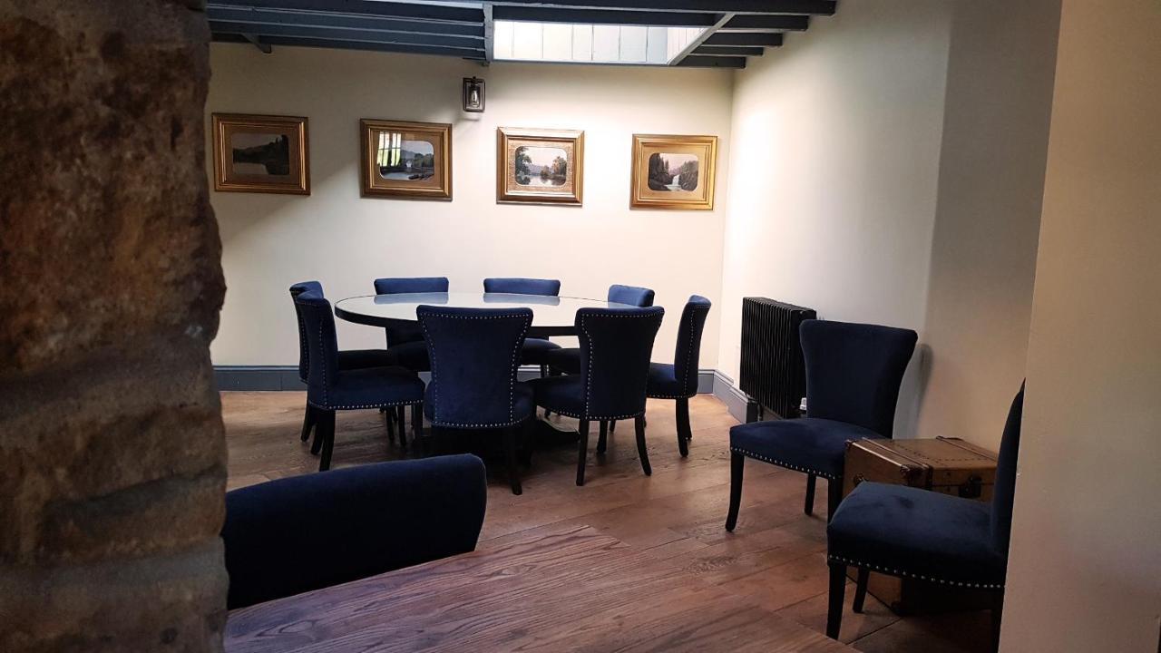 斯坦福德The Royal Oak Duddington住宿加早餐旅馆 外观 照片